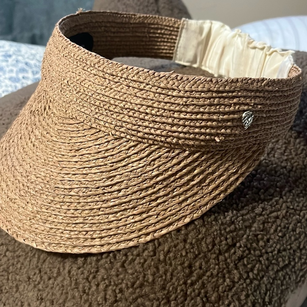 NWOT Helen Keminski Medea Visor Nougat & Cream OS